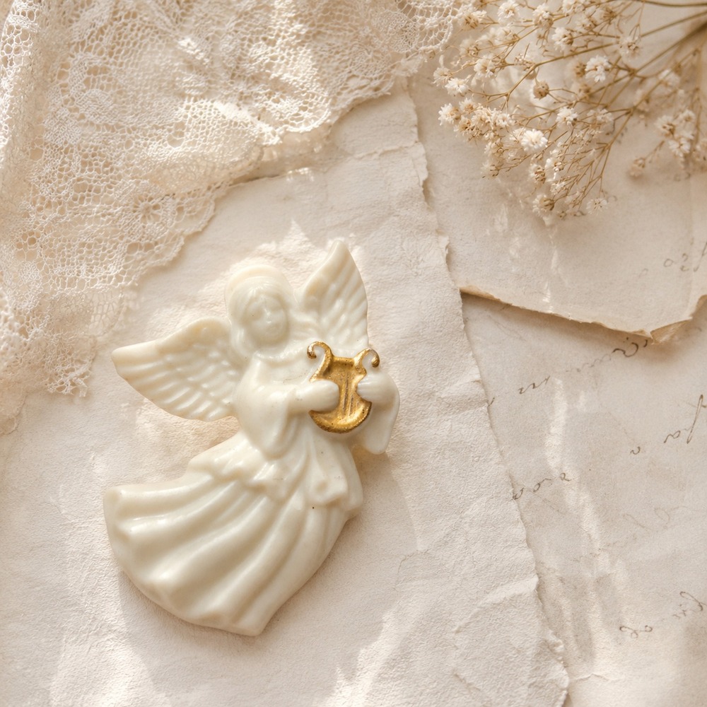Vintage Lenox Porcelain Angel Gold Harp Brooch Ivory White Christmas Holiday OS